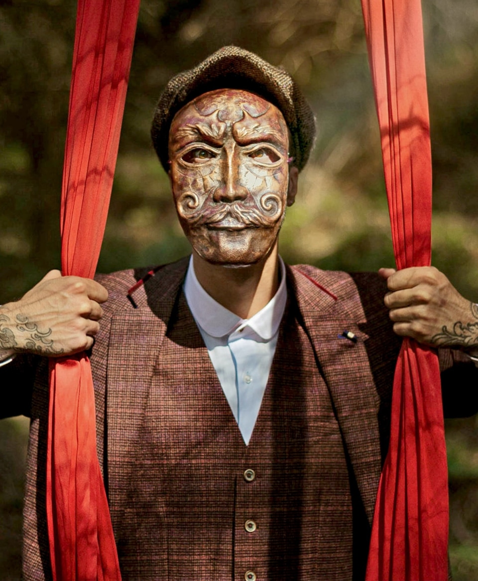 Metal decorative masks